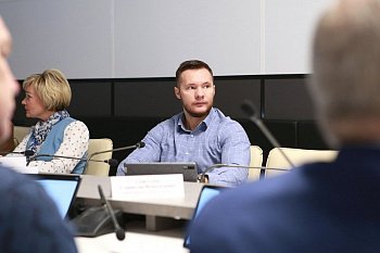 Александр Клементьев 23 мая принял участие в заседании комитета по культуре, молодежной политике, туризму и спорту