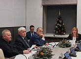 Уважаемые земляки, 23 декабря принял участие в очередном заседании профильного комитета Мурманской областной Думы по бюджету, финансам, налогам и экономике
