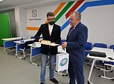 Председатель областной Думы Сергей Дубовой стал гостем «Классной встречи»