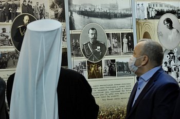 В аэропорту "Мурманск" открылась фотоэкспозиция, посвященная императору Николаю II и его семье
