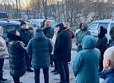 Роман Пономарев провел встречу с жителями дома № 57 на улице Капитана Орликовой 