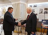 Уважаемые земляки, 20 февраля в Мурманском областном театре кукол принял участие в торжественном открытии фотовыставки "Отец Героя России" в рамках II Открытого творческого фестиваля "Zа СВОих", посвященного Специальной военной операции