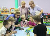 Региональный парламентарий Лена Лукичёва посетила Детский сад № 123 "Белоснежка" в городе Мурманске