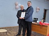Депутат Мурманской областной Думы Александр Клементьев вручил Почетную грамоту Антону Александровичу Демьянчуку
