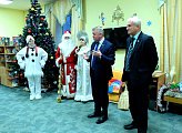 Депутаты регионального парламента поздравили детей из центра защиты материнства "Колыбель" с наступающим Новым годом