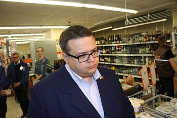 Депутат Г. Иванов возглавил общественную комиссию по проверке магазина торговой сети "Дикси" в г. Кола