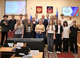 Уважаемые земляки, 20 мая провел мероприятие в рамках авторского проекта «Историческая гостиная» как региональный координатор проекта партии «Единая Россия» «Историческая память» с учащимися гимназии № 10 города Мурманска
