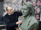 Мы - жители города-героя Мурманска очень бережно относимся к увековечению памяти о своих замечательных земляках