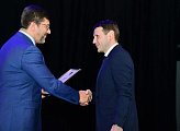 Евгений Никора наградил работников энергетической отрасли