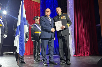 Сергей Дубовой в Гаджиево поздравил с наступающим праздником подводников 