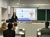 Депутат провела урок финансовой грамотности для старшеклассников СОШ Заозерска 