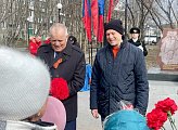 Роман Пономарев принял участие в акции "Вахта памяти"  у памятника воинам Полярной дивизии