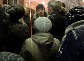 Роман Пономарев встретился с жильцами дома, в котором почти год нет горячего водоснабжения