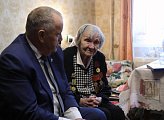 Сергей Дубовой вручил памятную медаль к 80-летию Победы  ветерану Великой Отечественной войны Антонине Ивановне Баранцевой