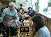 Владимир Мищенко выступил с приветственным словом перед участниками традиционного муниципального шахматного блиц-турнира в Полярном 