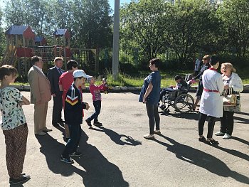 Депутат регионального парламента Юрий Шадрин с рабочим визитом посетил Мурманскую коррекционную школу №1