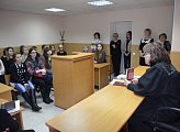  Василий Омельчук поздравил коллектив Полярнозоринского районного суда с 20-летием со дня создания.