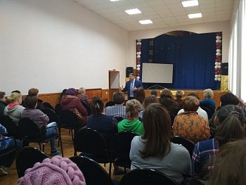 Мищенко Владимир Владимирович провел встречу с жителями поселка Оленья Губа