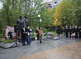 Депутаты областной Думы почтили память защитников Заполярья