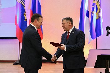 Владимир Мищенко поздравил нового главу Североморска со вступлением в должность