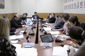 Прошло заседание комитета областной Думы по транспорту, дорожному хозяйству и информатизации, которое вел Иван Новокшонов