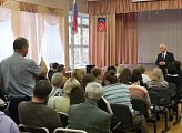 Уважаемые земляки, 11 сентября провел встречи с коллективом гимназии № 10 города Мурманска и жителями микрорайона по улице Зои Космодемьянской дома № 25