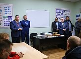Первый вице-спикер областной Думы Владимир Мищенко поздравил с наступающим профессиональным праздником коллектив автобазы 