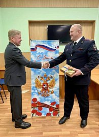 Юрий Шадрин поздравил личный состав межмуниципального отдела МВД России по ЗАТО г. Североморск и г. Островной с Днем защитника Отечества