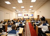 В областной Думе прошел День открытых дверей для учащихся из Североморска и Никеля