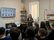 Депутат провела лекцию для подростков Гаджиево в рамках Дня молодого избирателя