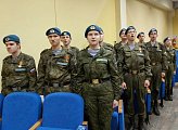 Уважаемые земляки, в Мурманской области и городе Мурманске особое внимание уделяется организации патриотического воспитания молодежи. Во многих образовательных организациях созданы кадетские классы, военно-патриотические клубы