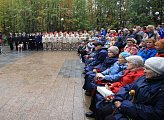 Депутаты областной Думы почтили память защитников Заполярья