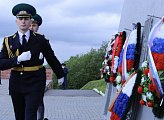 У памятника Защитникам Советского Заполярья в Мурманске почтили память погибших в годы Великой Отечественной войны