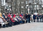 Роман Пономарев принял участие в акции "Вахта памяти"  у памятника воинам Полярной дивизии