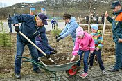 Глава регионального парламента Сергей Дубовой принял участие в акции «Сад памяти»