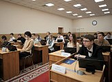 Мурманские школьники познакомились с работой областной Думы