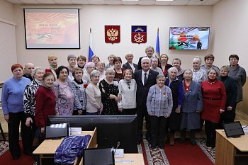 Старшее поколение мурманчан познакомилось с работой регионального парламента