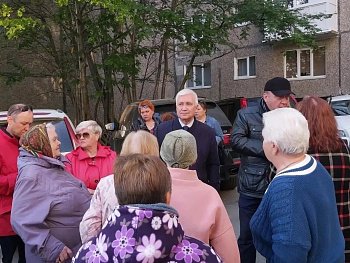 Уважаемые земляки, 20 августа состоялись встречи с коллективом Центра спортивной подготовки и жителями микрорайона домов № 5 и № 10 по Молодежному проезду