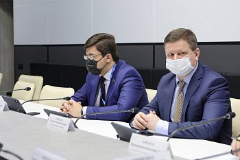 Станислав Гонтарь, депутат от ЛДПР в Мурманской областной Думе, принял участие в заседании комитета по законодательству и государственному строительству