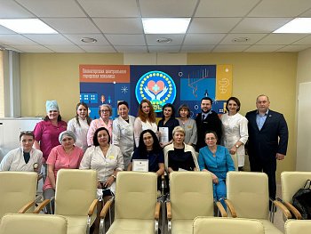 Александр Богович принял участие в поздравлении медицинских сестёр Оленегорской ЦГБ.