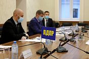 Депутаты фракции ЛДПР встретились с Губернатором области