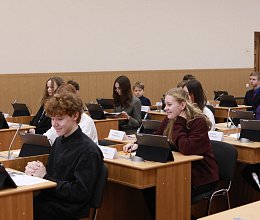 Мурманские лицеисты в гостях у Мурманской областной Думы 25 марта 2026 года