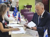 Сергей Дубовой принял участие в голосовании на выборах депутатов новых созывов Государственной Думы РФ и Мурманской областной Думы
