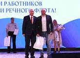 Работники Мурманского морского торгового порта принимают поздравления с профессиональным праздником