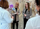 Депутат совместно с коллегами по «Женскому движению» в Мурманской области вручила подарки бойцам и медицинскому персоналу госпиталя г. Мурманска