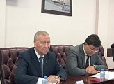 Врио губернатора Мурманской области Андрей Чибис провел рабочую встречу с Василием Омельчуком.
