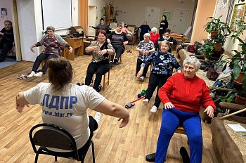 ЛДПР оказывает поддержку пожилым людям