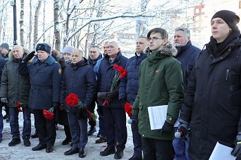 В Мурманске почтили память воинов-интернационалистов