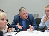 Депутаты областной Думы приняли участие в стратегической сессии, посвященной вопросам развития дорожного строительства и транспортного сообщения в регионе