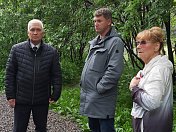 Уважаемые земляки, 22 июня вместе с депутатом Совета депутатов города Мурманска Андреем Анатольевичем Савенковым провели встречу с инициативными жителями микрорайона дома № 109 по Кольскому проспекту